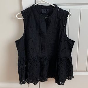 Gap black eyelet top- NWT size large